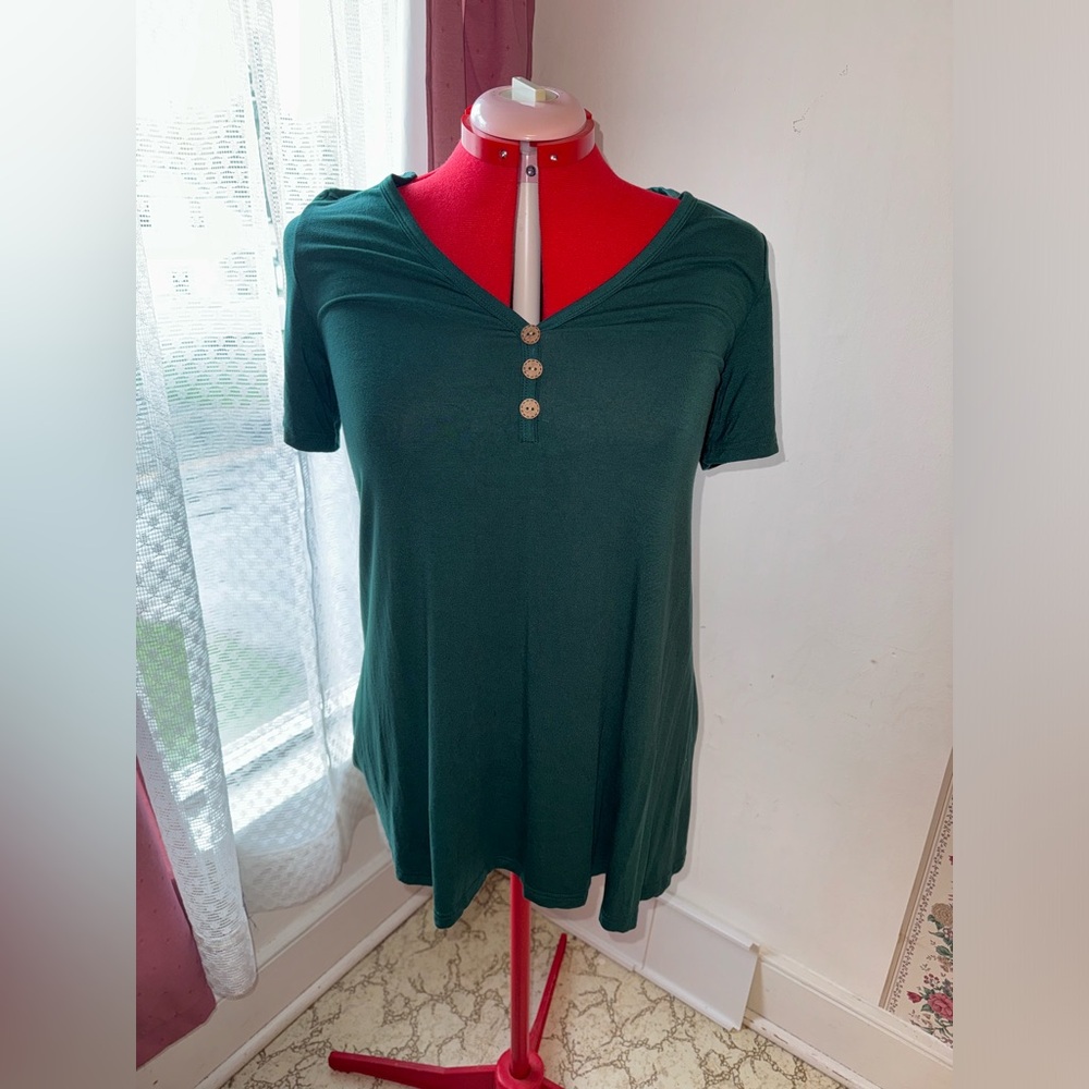 Awuliffan Green T-Shirt